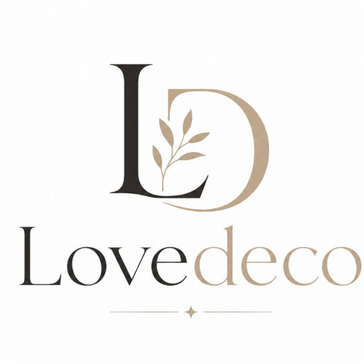 Logo Lovedeco z liściem i gwiazdą